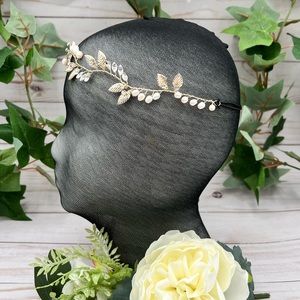 High Quality Rhinestone and Pearl Wedding Headband, Brand New.
